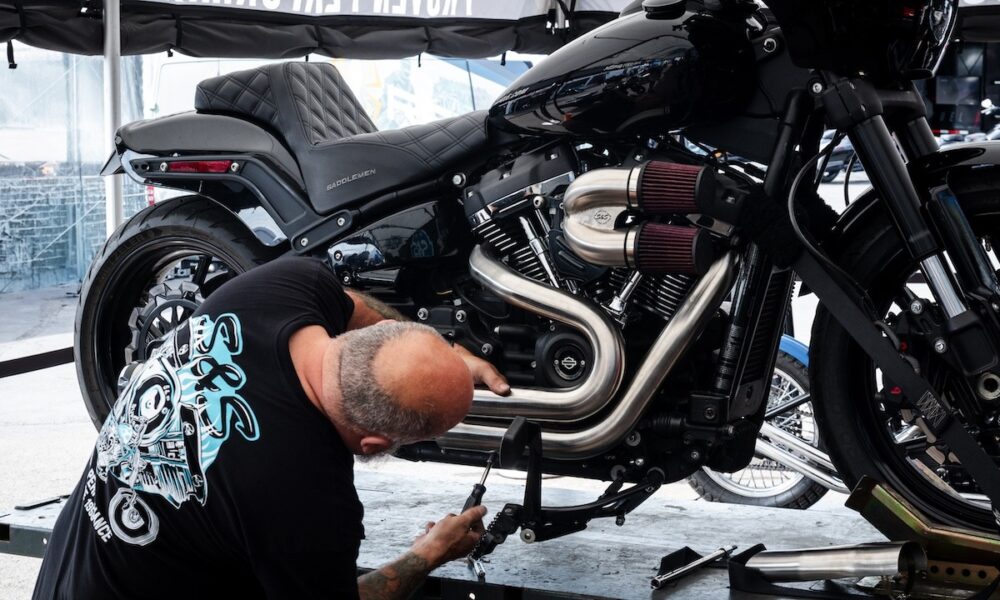 build-your-dream-ride:-a-beginner's-guide-to-motorcycle-customization-kits